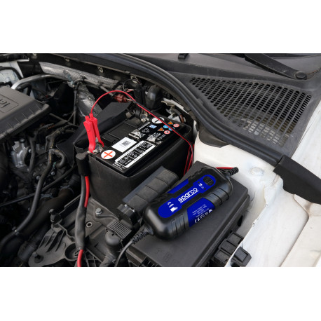 Зарядни за акумулатори Интелигентно зарядно устройство Sparco Corsa | race-shop.bg